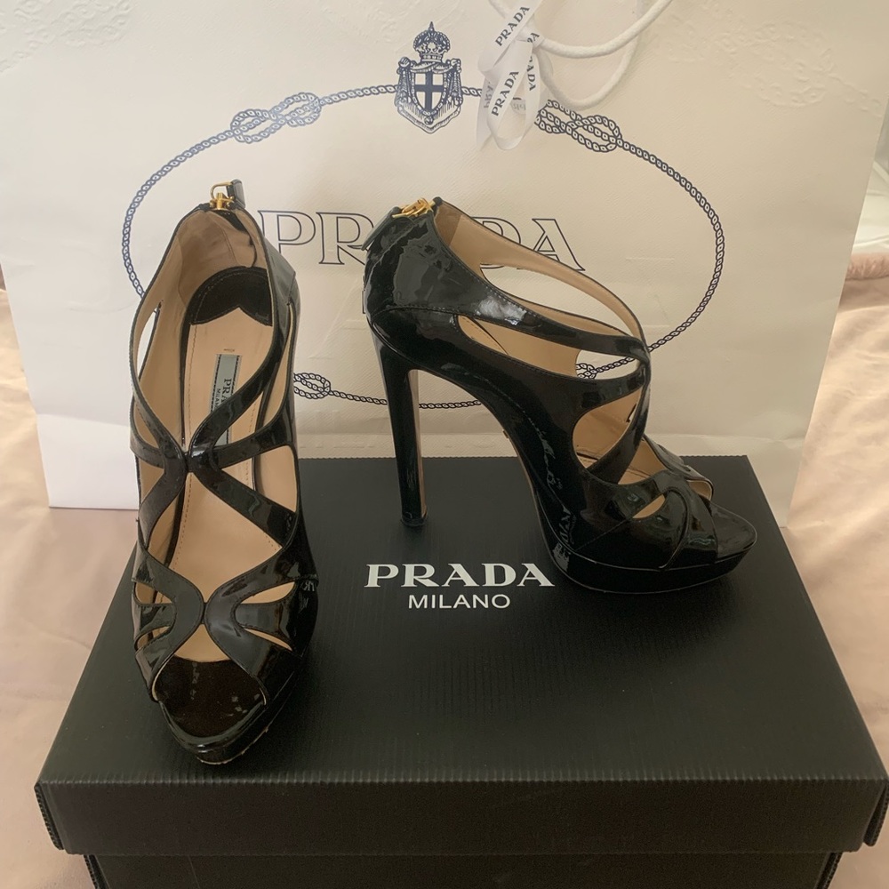 PRADA gorgeous stilettos